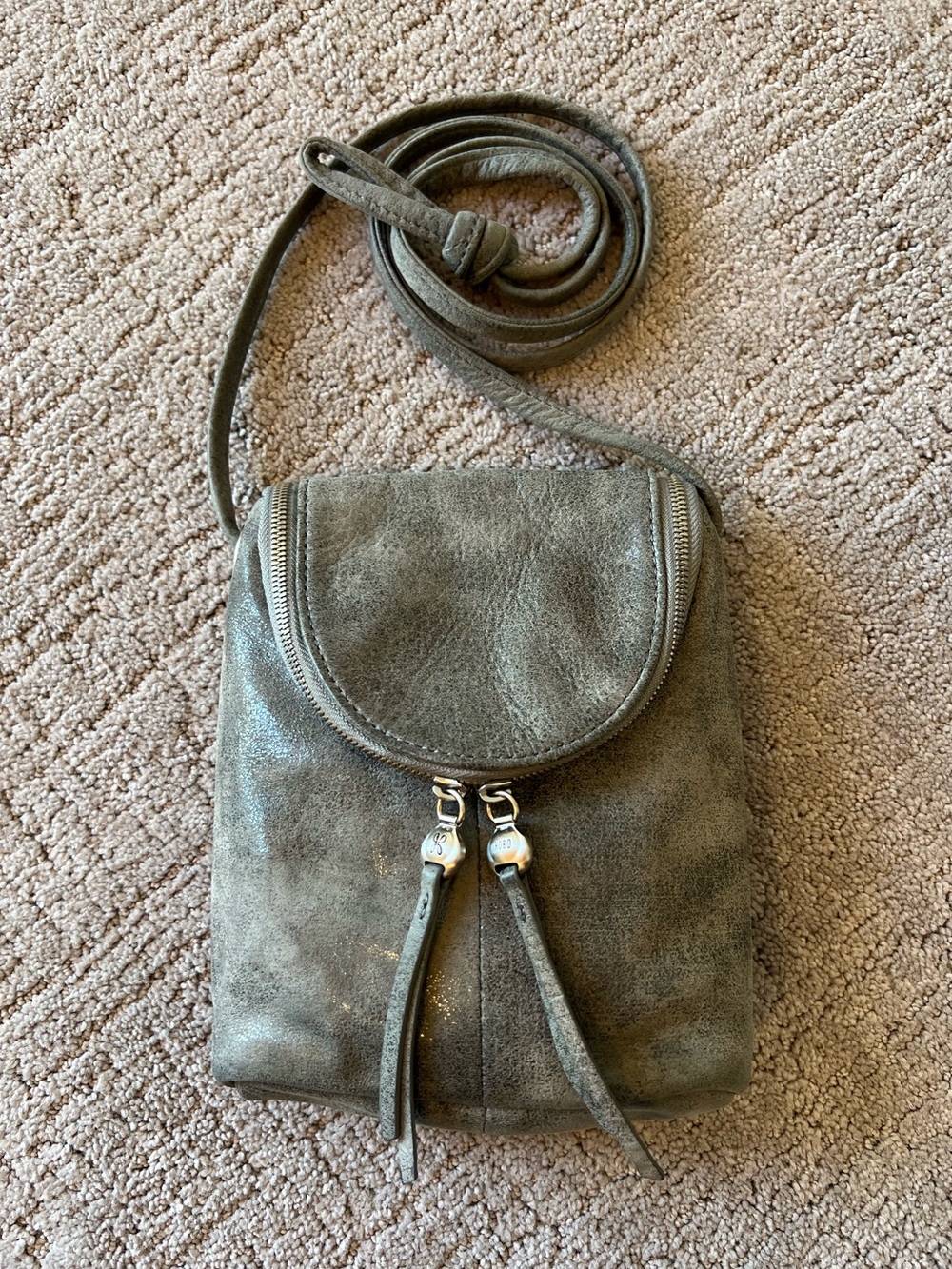 HOBO Fern Crossbody - Metallic Grey